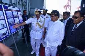 Maithripala Sirisena-INS Vikramaditya (4)