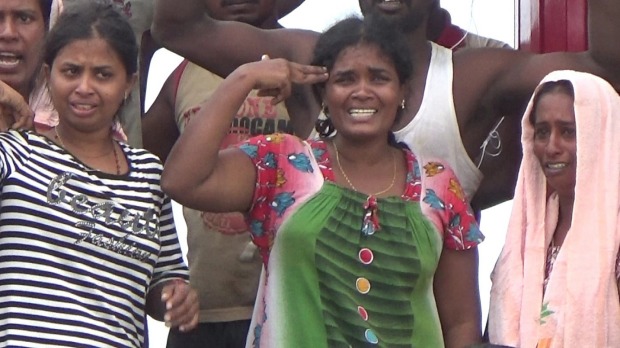 tamil-refugees-boat (3)