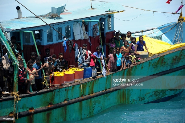 tamils-boat (4)