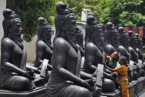 thruvalluvar-statues
