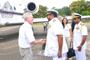 US_Navy_Secretary_visits_Trincomalee_Naval_Dockyard (1)