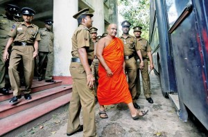 Akmeemana Dayarathana Thera arrested