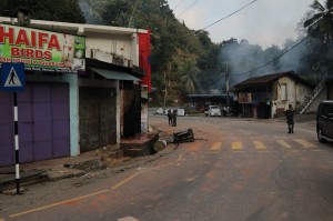 kandy-fire (1)